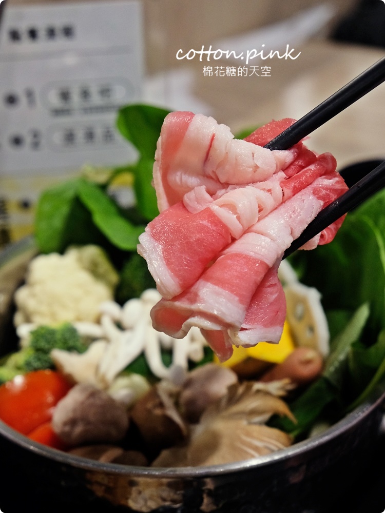 台中火鍋這家也有吃到飽耶！最低189元～超多青菜、菇類任你夾，滷肉飯、菌菇飯吃到飽，天圓地方職人鍋物真心超值！