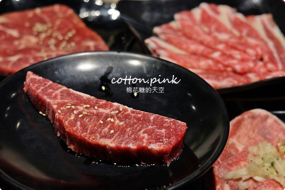超過60種食材吃到飽！台中羊角炭火燒肉牛排、活蝦現點吃通海～飯後甜點不能錯過這一片！