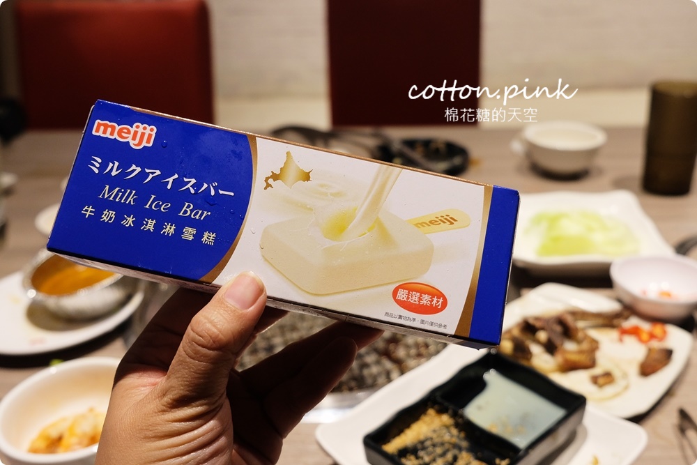 超過60種食材吃到飽！台中羊角炭火燒肉牛排、活蝦現點吃通海～飯後甜點不能錯過這一片！