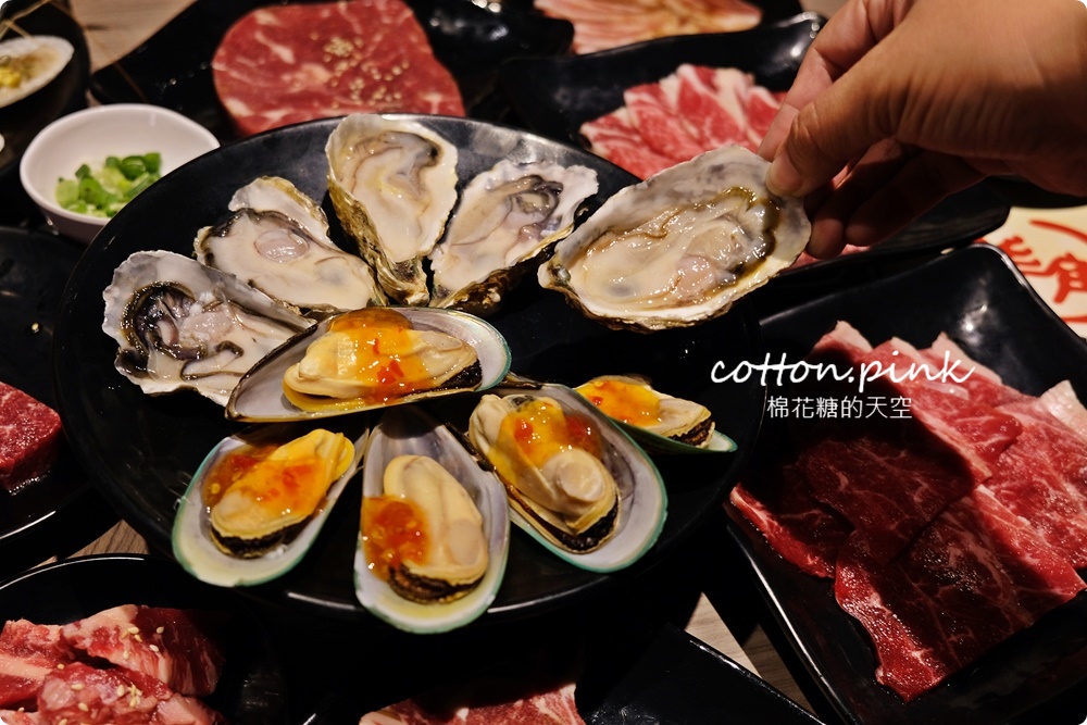 超過60種食材吃到飽！台中羊角炭火燒肉牛排、活蝦現點吃通海～飯後甜點不能錯過這一片！