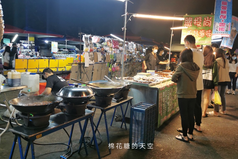 一週只有三天！台中靜宜夜市佔地不大但好多排隊美食啊！人氣攤位懶人包