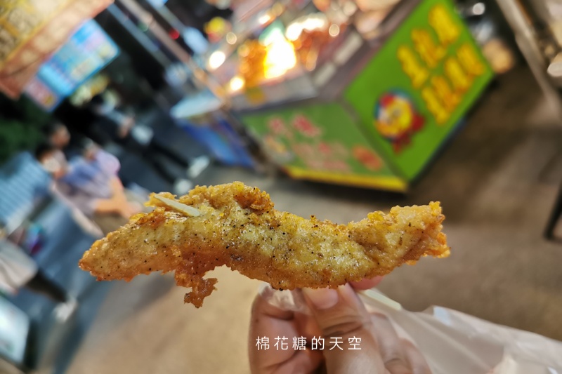 一週只有三天！台中靜宜夜市佔地不大但好多排隊美食啊！人氣攤位懶人包
