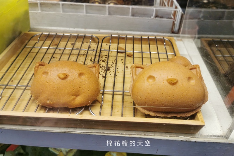 一週只有三天！台中靜宜夜市佔地不大但好多排隊美食啊！人氣攤位懶人包