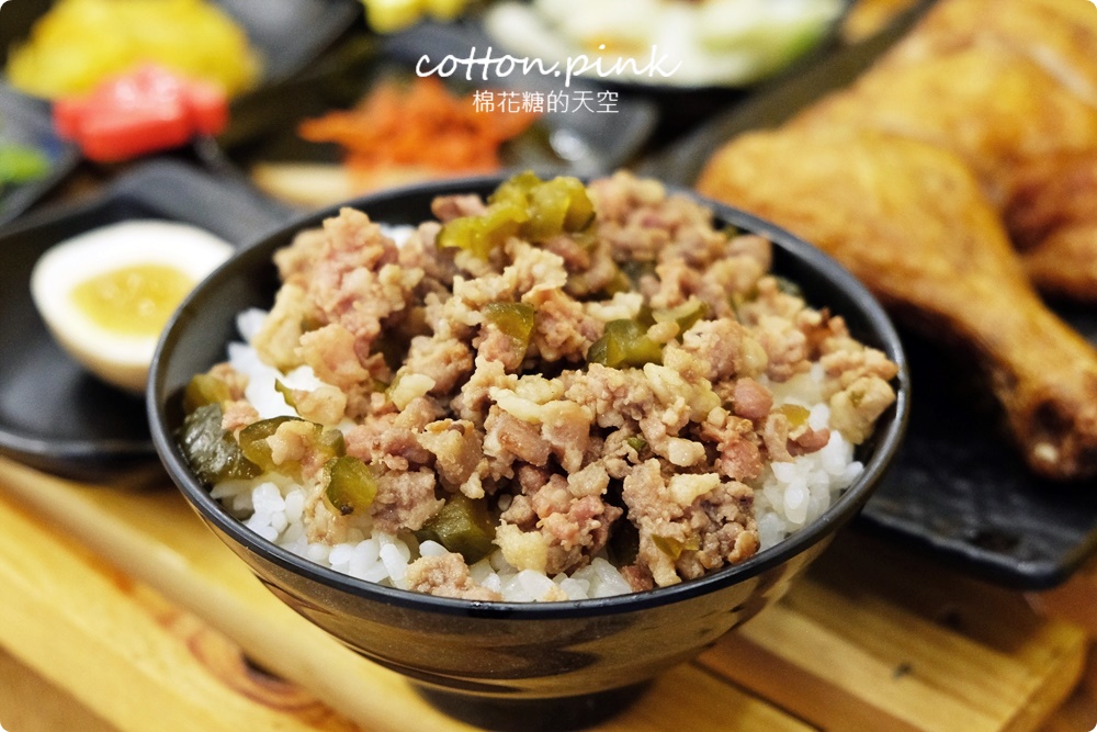 超美星光貨櫃屋現身台中沙鹿！牛奶糖火鍋超多料、大隻雞腿飯還有九宮格小菜～櫃森森推出好吃便當囉