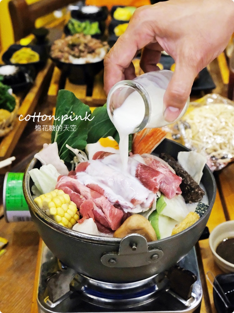 超美星光貨櫃屋現身台中沙鹿！牛奶糖火鍋超多料、大隻雞腿飯還有九宮格小菜～櫃森森推出好吃便當囉