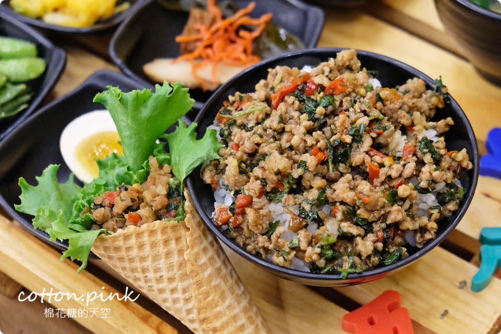 超美星光貨櫃屋現身台中沙鹿！牛奶糖火鍋超多料、大隻雞腿飯還有九宮格小菜～櫃森森推出好吃便當囉