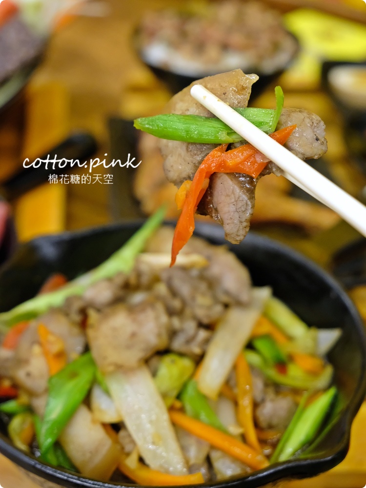 超美星光貨櫃屋現身台中沙鹿！牛奶糖火鍋超多料、大隻雞腿飯還有九宮格小菜～櫃森森推出好吃便當囉