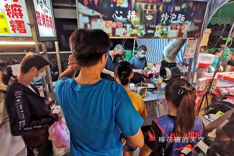 旱溪夜市這攤超火！心耕炒泡麵～台式風味鍋氣十足，竟然是素食!!!!