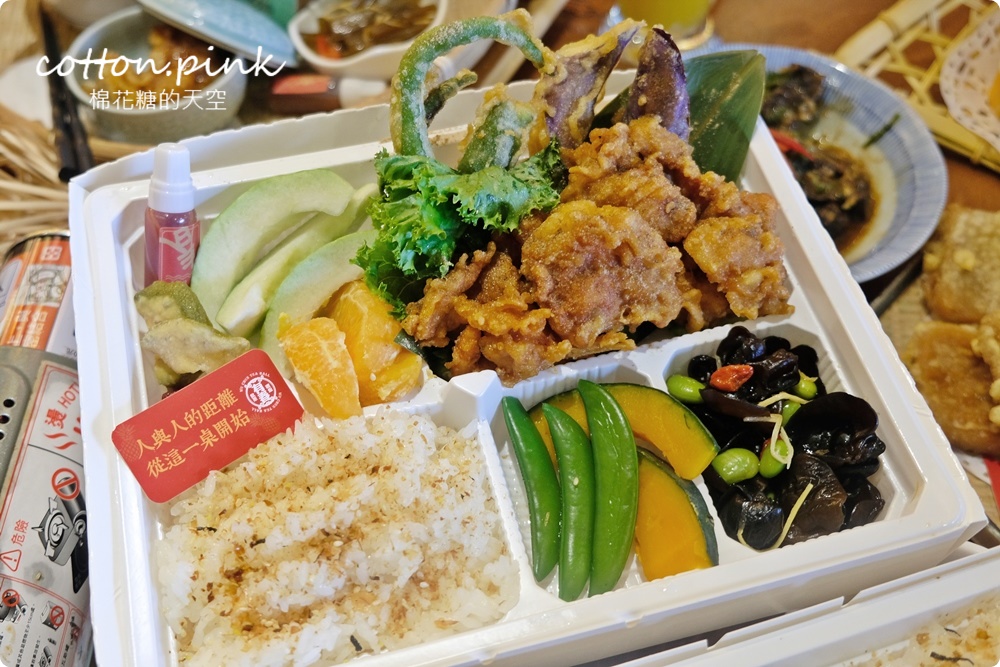 台中會議便當推這家！有春茶館外帶便當有看頭，來店必點炸年糕、超濃蒜頭雞火鍋