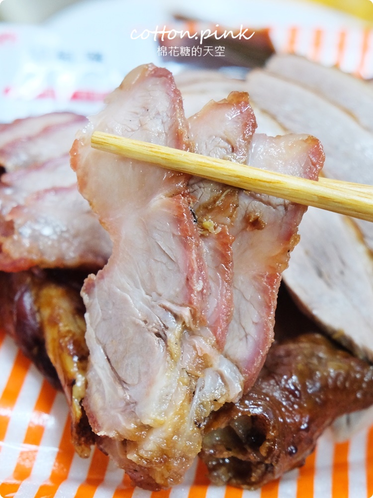台中北平黃昏市場朝日鵝不能不吃！隱藏版三拼一定要預定、烤雞腿焦糖色澤超誘人