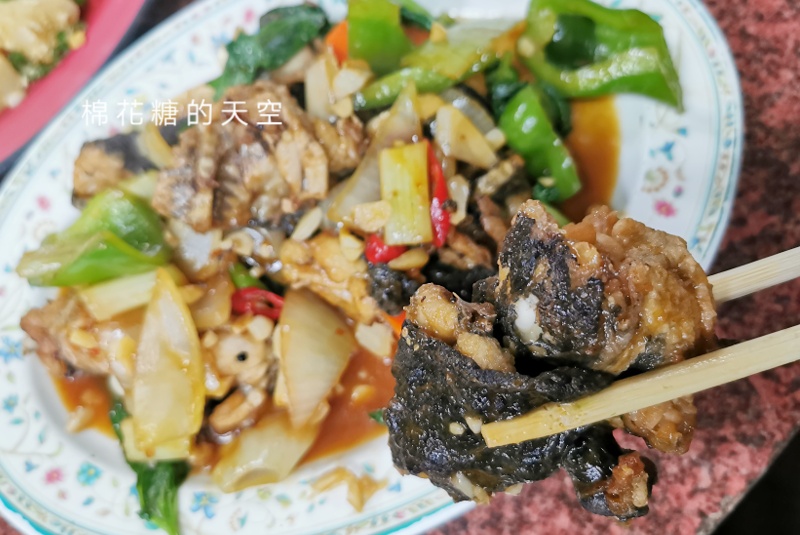 台中快炒推薦|人氣超旺不倒翁海鮮菜色多選擇，正港台式開胃菜超懷舊