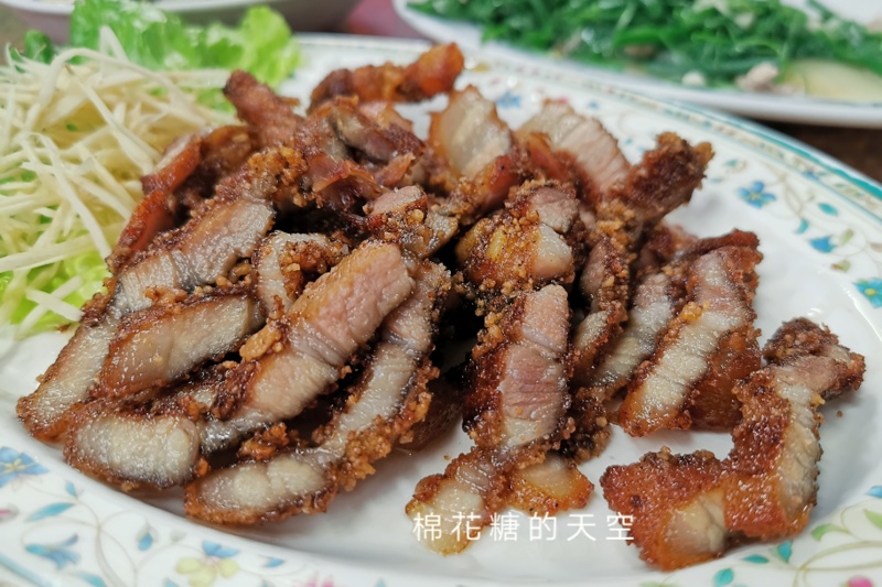 台中快炒推薦|人氣超旺不倒翁海鮮菜色多選擇，正港台式開胃菜超懷舊