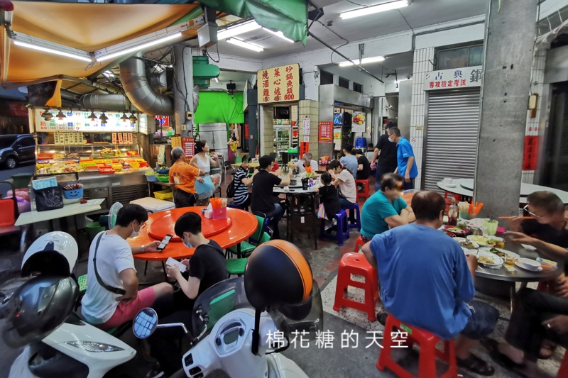 台中快炒推薦|人氣超旺不倒翁海鮮菜色多選擇，正港台式開胃菜超懷舊