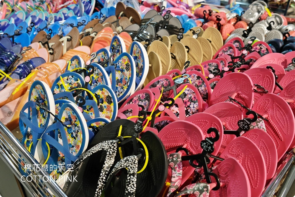 倒數十天！CK、UA、Timberland最低一折起！crocs三雙1000元！Roots Family sale下殺2折！美國名牌聯合廠拍就在日曜天地！