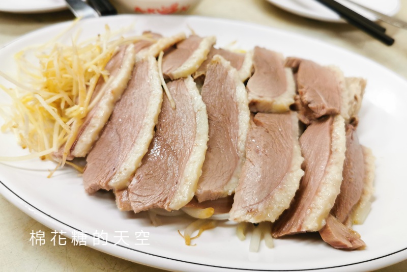台中快炒這家有賣蚵仔煎耶！嘉賓蚵仔專賣店～鵝肉也好吃喔！