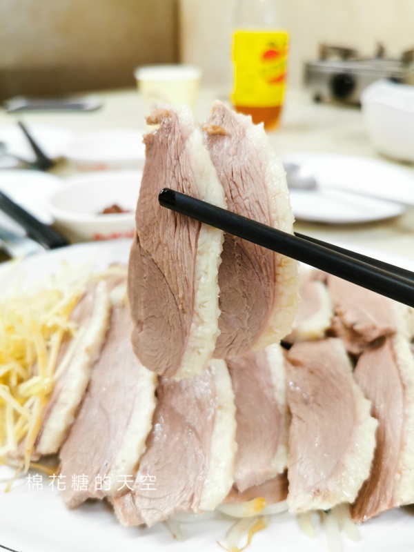 台中快炒這家有賣蚵仔煎耶！嘉賓蚵仔專賣店～鵝肉也好吃喔！