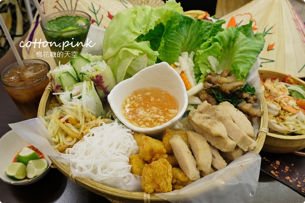 台中大里人氣越南料理|越好吃招牌推推鍋菜多的像小山一樣滿！