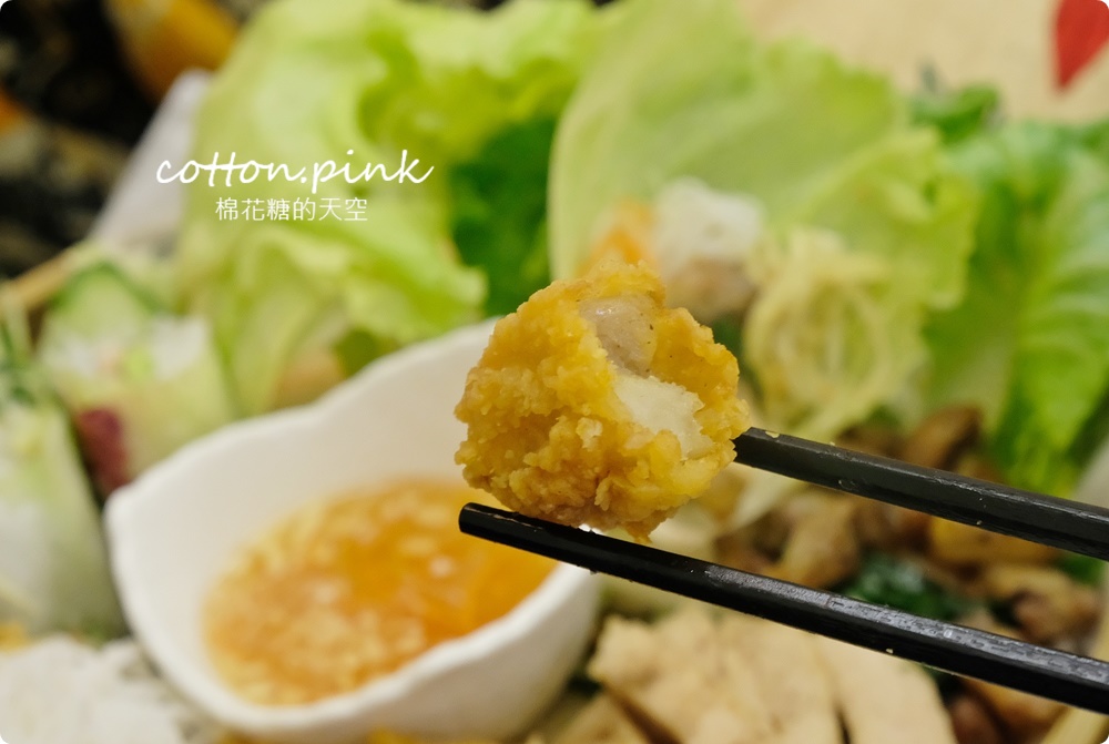 台中大里人氣越南料理|越好吃招牌推推鍋菜多的像小山一樣滿！
