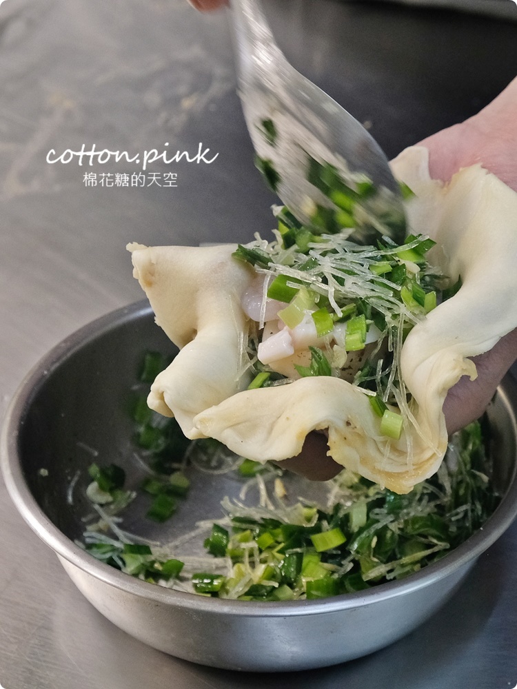 台中最新下午茶吃這味！新光三越周邊大口袋餡餅下午時段開賣了～