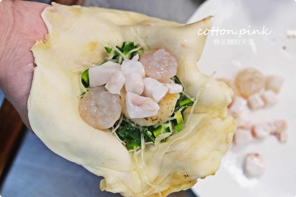 台中最新下午茶吃這味！新光三越周邊大口袋餡餅下午時段開賣了～