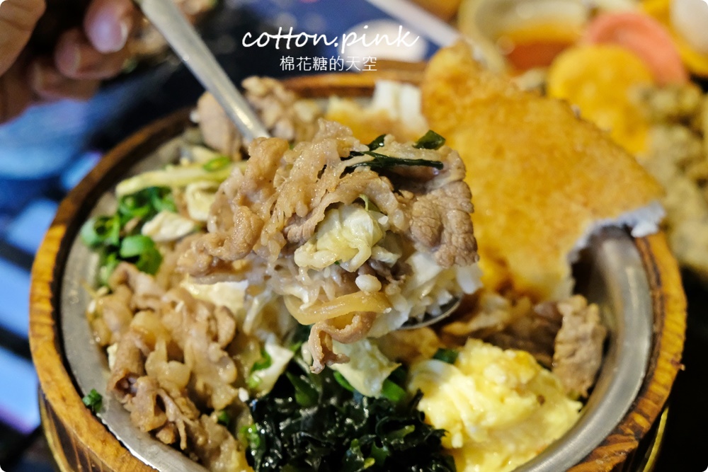 模範街商圈蓋飯專賣店太澎湃！沐丼蚵仔酥嘎魷魚海味蓋飯吃起來～