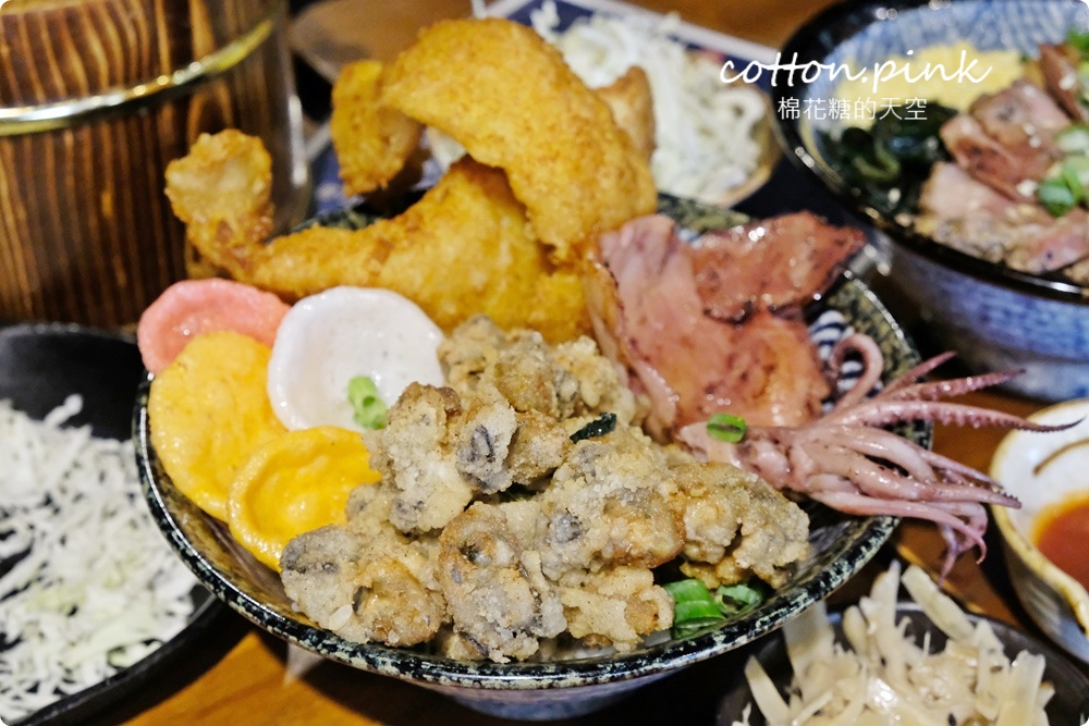 模範街商圈蓋飯專賣店太澎湃！沐丼蚵仔酥嘎魷魚海味蓋飯吃起來～