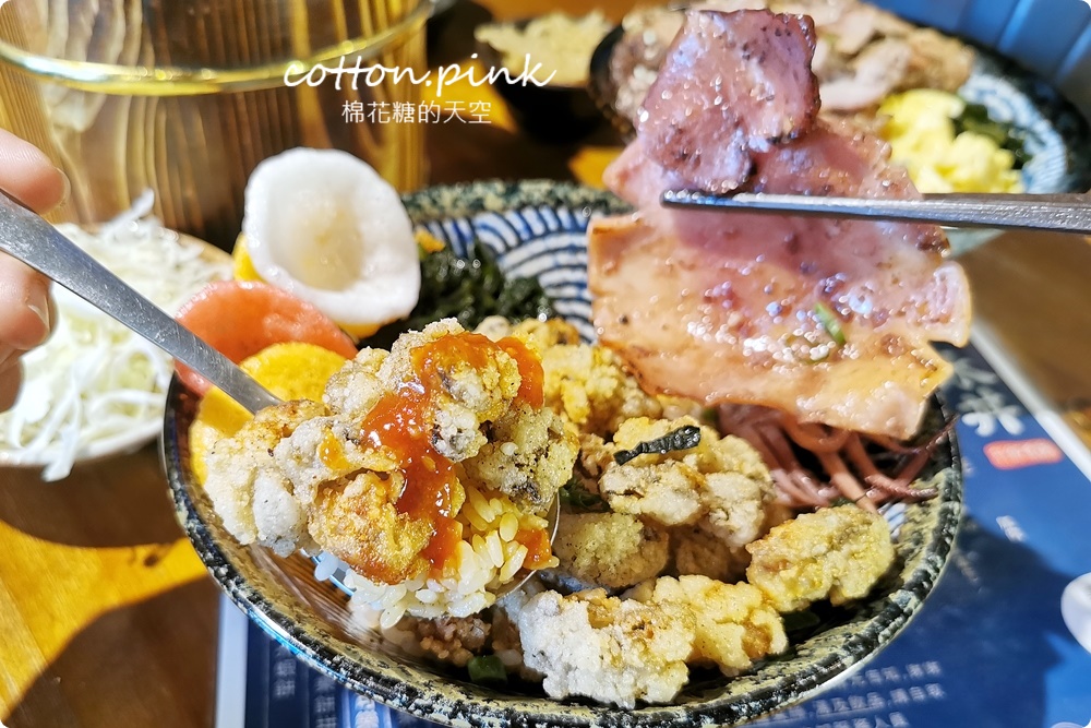 模範街商圈蓋飯專賣店太澎湃！沐丼蚵仔酥嘎魷魚海味蓋飯吃起來～