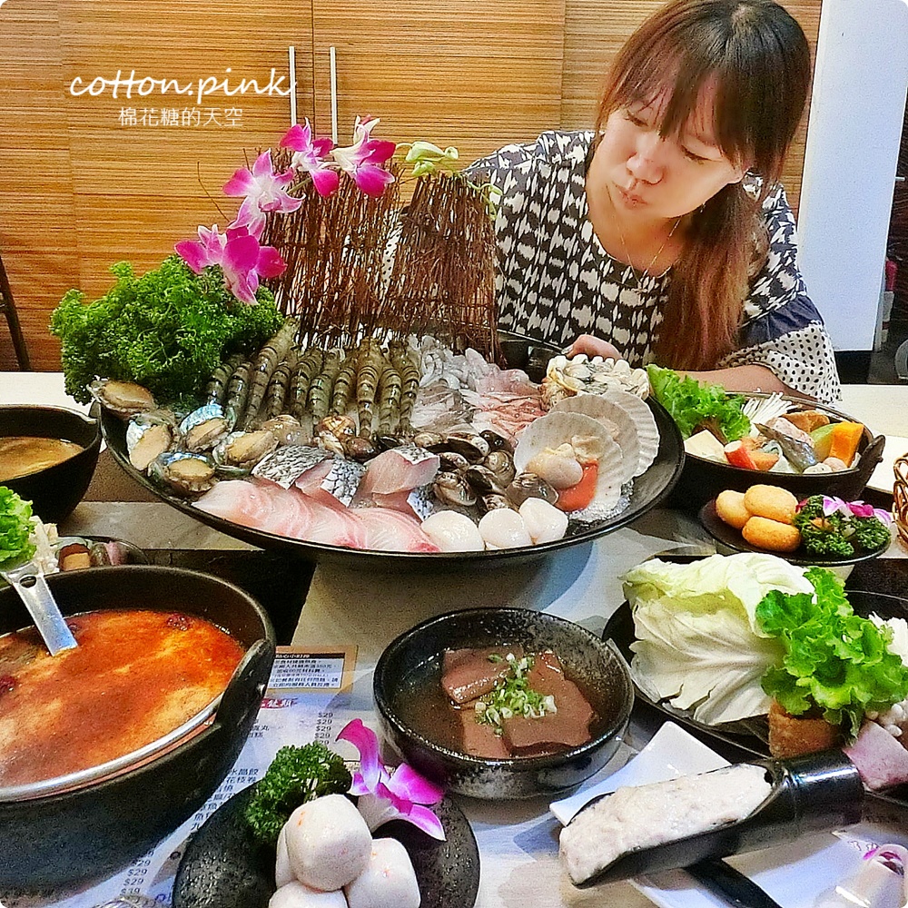 台中火鍋這家很低調，湯底香氣直衝腦門擋不住！湯馥石頭鍋超狂巨無霸海鮮盆十種嚴選海鮮在裡面