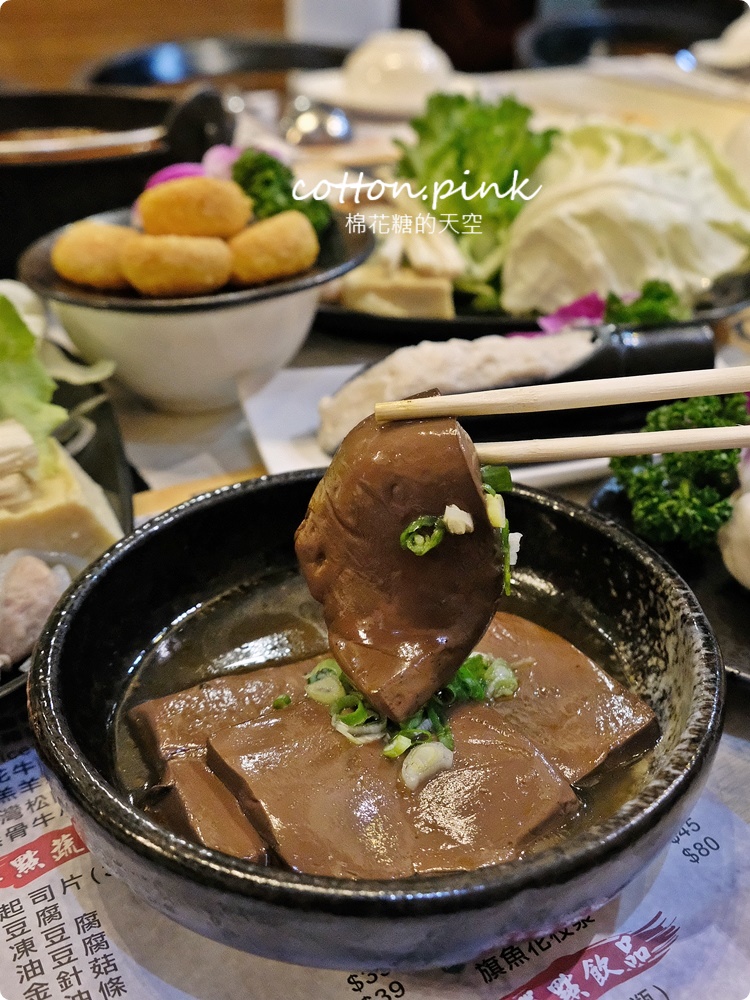 台中火鍋這家很低調，湯底香氣直衝腦門擋不住！湯馥石頭鍋超狂巨無霸海鮮盆十種嚴選海鮮在裡面