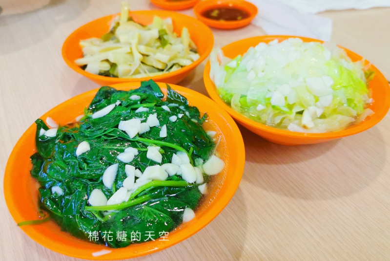 台中鵝肉這家一定榜上有名！黃記鵝肉獨家鵝魯飯好特別～