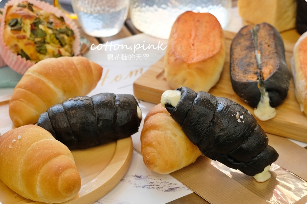 台中一中最新必吃這一味！極黑風暴！鹽可頌、生吐司、明太子軟法～黑白大對戰
