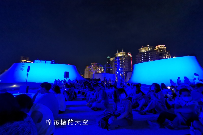 暑假最後兩場～台中免費空中音樂會在歌劇院，用七期豪宅當做背景燈光