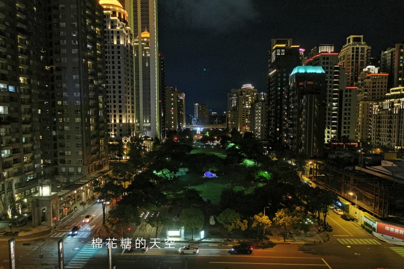 暑假最後兩場～台中免費空中音樂會在歌劇院，用七期豪宅當做背景燈光