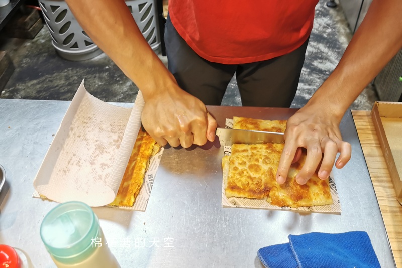 台中東海超夯泰式香蕉煎餅Thai煎藏在巷子裏！外皮酥脆裡面超多香蕉～