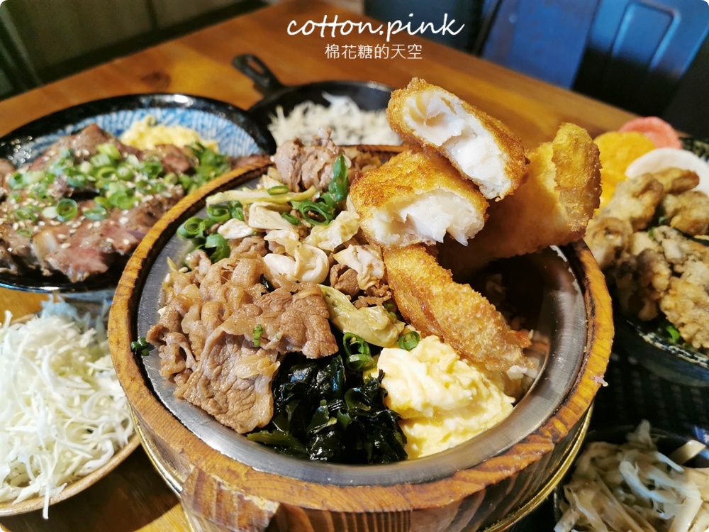 模範街商圈蓋飯專賣店太澎湃！沐丼蚵仔酥嘎魷魚海味蓋飯吃起來～
