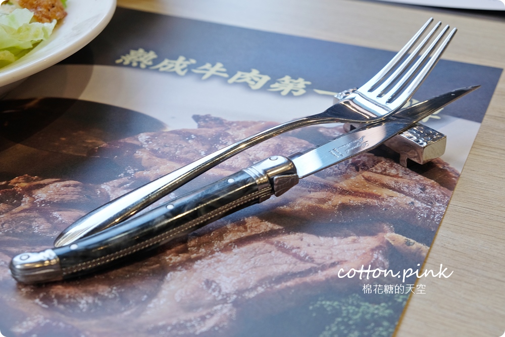 台中牛排推薦|中科商圈人氣爆棚瀧厚炙燒熟成牛排好吃推推，超多牛肉羅宋湯吃到飽～