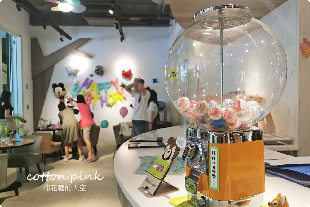 台中親子餐廳推薦|嘻遊聚球池、沙坑、溜滑梯...通通有，中午時段一票暢玩大放送～