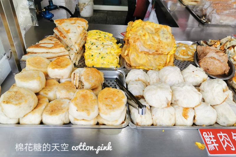 台中水湳人氣早餐攤-大明水煎包超大顆、蛋餅、鍋貼都好吃！