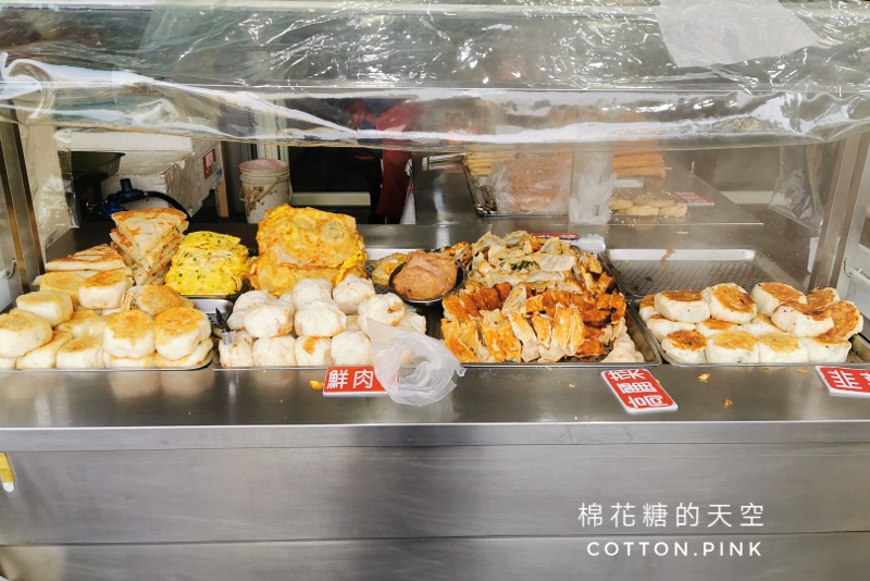 台中水湳人氣早餐攤-大明水煎包超大顆、蛋餅、鍋貼都好吃！