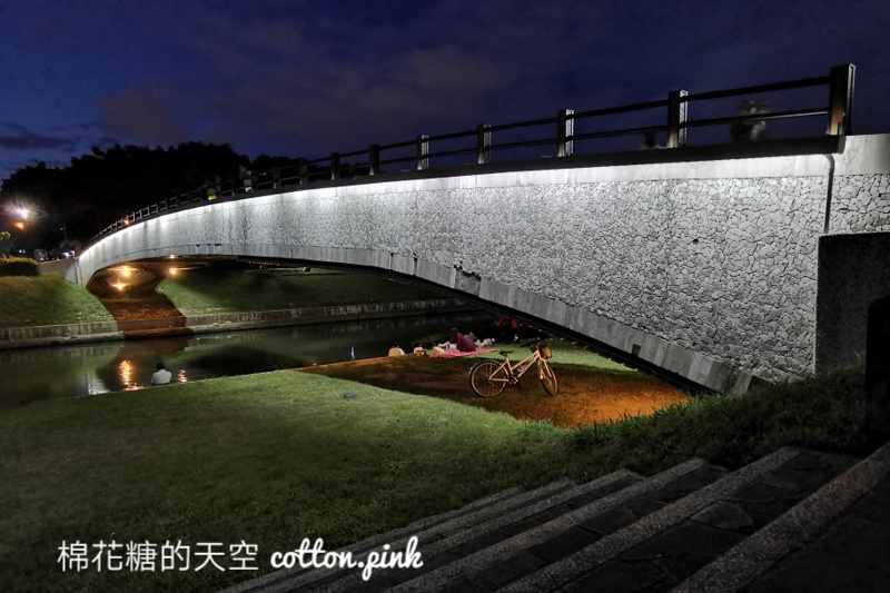 台中大里浪漫景點～興大康橋夜景超美的！