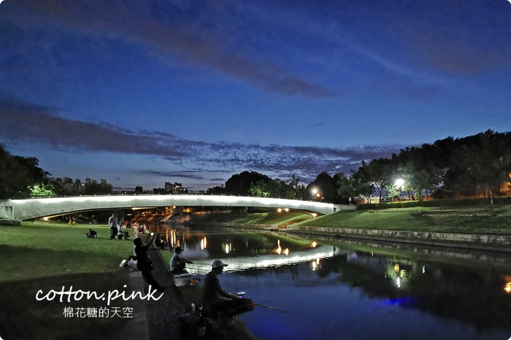 台中大里新景點一日遊|腳踏車、博物館、打卡小公園～連夢幻夜景河岸公園通通有