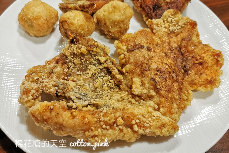 中美街協力旺雞排老攤,只賣三種炸物人氣絲毫不減 中美街協力旺雞排老攤,只賣三種炸物人氣絲毫不減