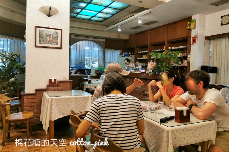 台中簡餐這家好神秘！不是在地人介紹還真不敢走進麗坊簡餐～