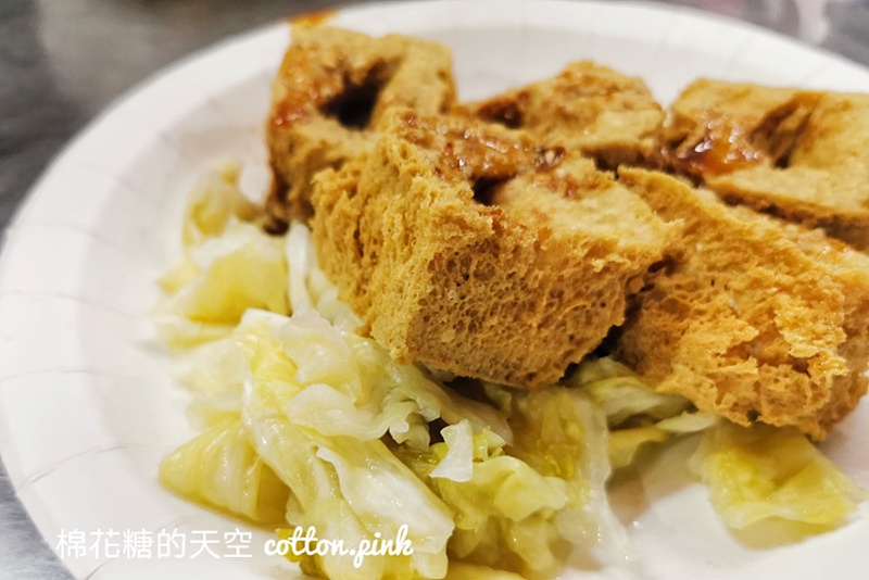 一中必吃臭豆腐街上這家人最多！最新店名手工臭豆腐～獨家醬料一定要加！