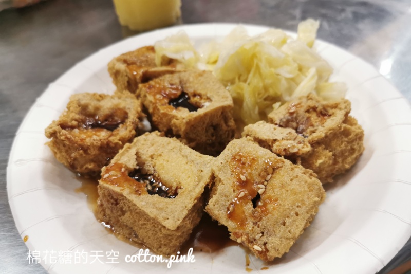 一中必吃臭豆腐街上這家人最多！最新店名手工臭豆腐～獨家醬料一定要加！
