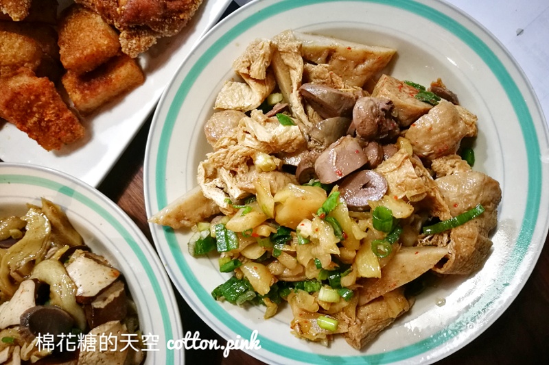 台中滷味推薦|學士路這家滷味排超長,老厝滷味這樣點 台中滷味推薦|學士路這家滷味排超長,老厝滷味這樣點