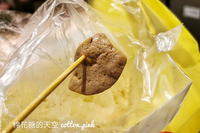 逢甲夜市排隊美食～在地學生都推薦！王記滷味蔬菜選擇超多～