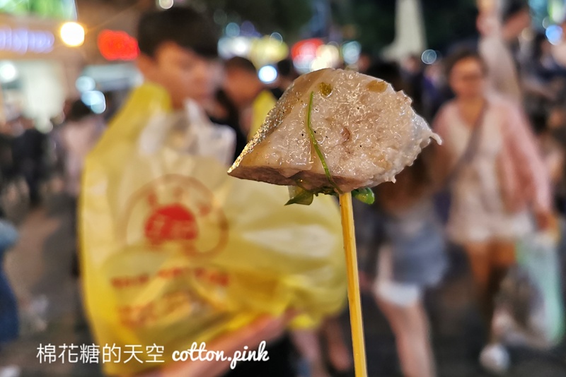 逢甲夜市排隊美食～在地學生都推薦！王記滷味蔬菜選擇超多～
