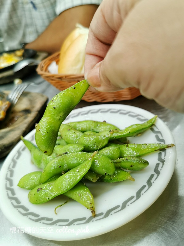 台中夜市牛排-從路邊吃到店面的德州牛排，沙拉、小菜濃湯吃到飽喔