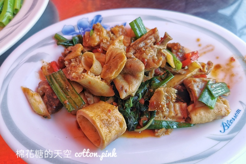烏日站美食|台中烏日人氣美食-張家晉牛雜一早就能吃牛肉火鍋配炒牛雜！